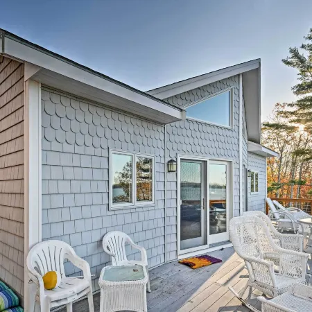 2Br Coastal Gem! Breathtaking Ocean/Mountain View