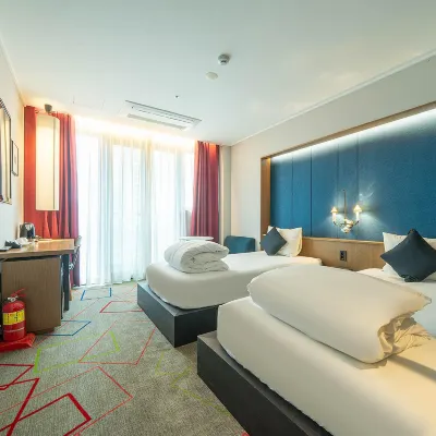 South vandeco hotel Busan Отели рядом с достопримечательностью «Банк Пусана»