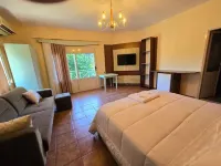 Olivet Hotel Hotels near Bora Bora Vlore