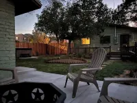 2 min from rt 66- hot tub-firepit-bocceball-bbq