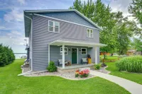 Bright Shawano Lake Oasis - Walk to Boat Launch! - 3-Sterne