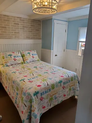 Breakwater Village, Coastal Cottage w/access to a private beach