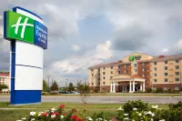 Holiday Inn Express & Suites Petersburg - Fort Gregg Adams