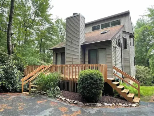 Quiet, Lake Access, Deck, Fire Pit, Air Hockey, Sleeps 9, Abuts 400 ACs of Woods