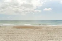 Oceanfront Amelia Island Cottage Deck and Boardwalk - spa