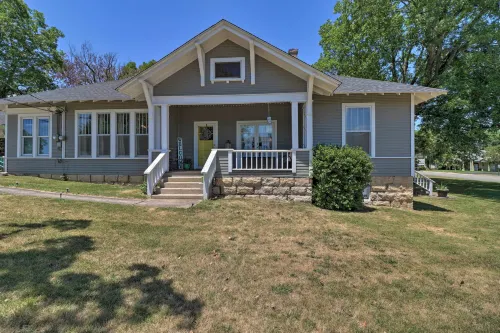 Historic Mountain Home Haven w/ Large Yard! - 3-Sterne