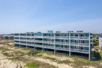 Stunning Top-Floor Oceanfront Condo! Pools & New Step in Shower and More!