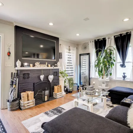 Newly Remodeled! Luxe Gem - 3 Mi to Johns Hopkins