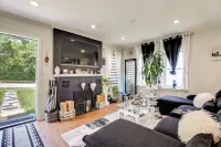 Newly Remodeled! Luxe Gem - 3 Mi to Johns Hopkins