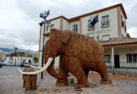 Hostal y Apartamento Rural Los Naranjos فنادق في Melegis