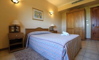 Cornucopia Hotel