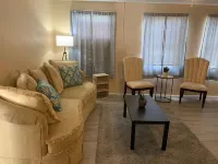 Historic Comfortable apartment (near Hospital 2nd Floor)