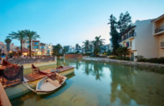 โรงแรม พอร์ตอาเวนทูรา