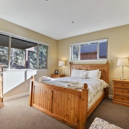 Heavenly Mountain Chalet - Skiing, Pets, Hot Tub