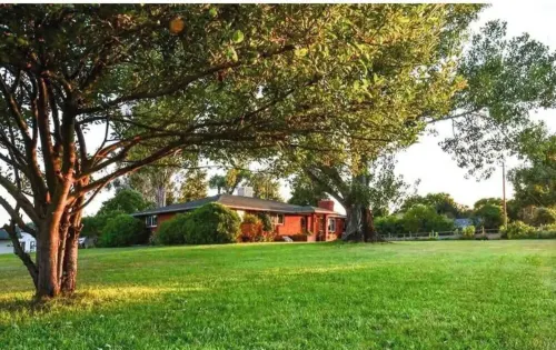 Mountain View Farmhouse; lots of extras!