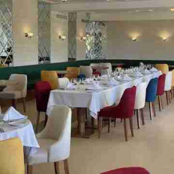 Beautiful 2 bedroom 3 bed  condominium with big balcony Dining/Meeting Rooms