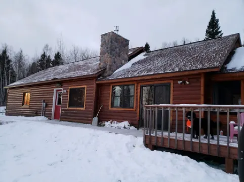 Superior Views - a safe place on 13 acres With A Private Wilderness Setting