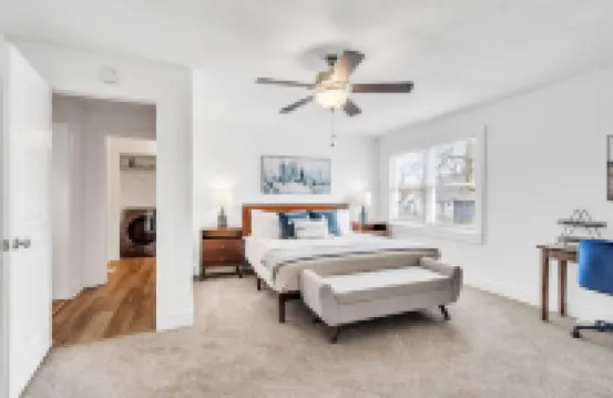 Charming 2BR Walkable to Swamp Rabbit Trail 帕克酒店