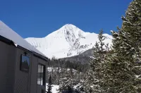 復古滑雪公寓孤山腳下！穿梭巴士線路沿線！民宿 - 3星級