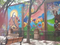 Family Home, walk to Downtown Overland Park!