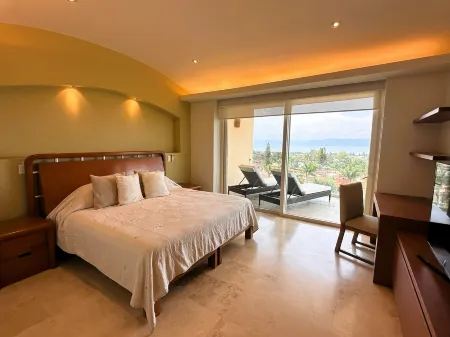 ANANA El Dorado 305 | Pool & Lake Views Отели рядом с достопримечательностью «Чапала»