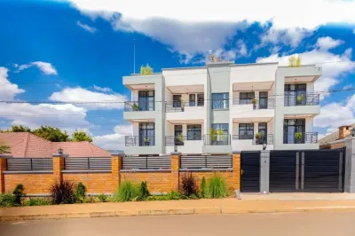 Bright Hotel and apartement Hotels near Centre Marembo