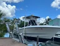 3-bedroom on water. Cable, WiFi, AC, Hot tub, Dock. Feb & March 2026 Available!!