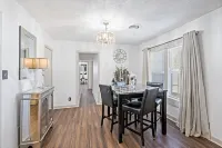 4 Br, 2 Bths,  Sleeps up to 12 Has 4 Bds, 2 Air Mattresses, Twin Mattress,Couch.