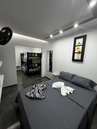 Increíble Habitación Familiar Отели в г. Los Patios