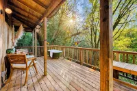 Stunning Sauna Cottage Retreat on Private Vineyard
