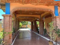 Amplia casa de 6 cuartos, alberca, aire acondicionado, y WiFi. Hotels in La Penita de Jaltemba