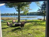 Tranquil 3-bedroom lake haven in lovely Paw Paw with WiFi, AC