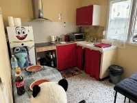 CHARMING, QUIET HOUSE - PETS WELCOME Hotels in Drancy