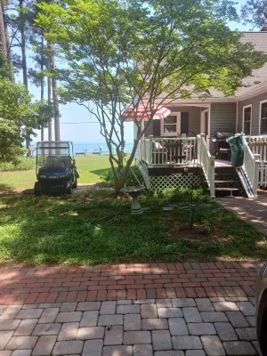 WATER FRONT fully furnished  3-bedroom house. Short term of 1 to 4 months Hotels in Middlesex County