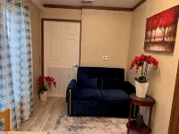 Tiny House on Small Lake Hotels in Gilchrist County