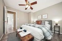 River Dream & Heated Pool & Movies & Dock & BBQ & Notre Dame Hotels in Sankt Joseph County