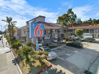 Motel 6 la Mesa, CA - parking