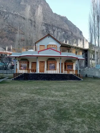 Mountain view with big garden and beautiful view of apricots  cherry, treesand . Отели рядом с Аэропорт Скарду