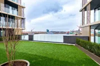 2  APARTMENT.RIVER VIEW. NETFLIX .FREE PARKING. Hotels in Gillingham