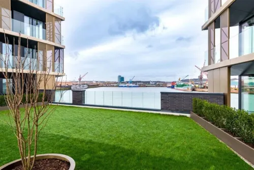 2  APARTMENT.RIVER VIEW. NETFLIX .FREE PARKING. Hotels in Gillingham