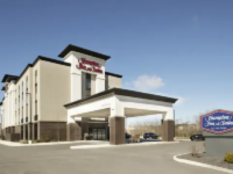 Hampton Inn & Suites St. Louis/Alton Hotels in Alton