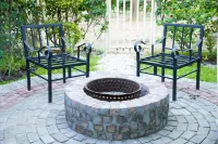 Comfortable Apartment near Foxdale Court