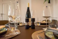 Design - Boxspringbett - 63qm - Arbeitsplatz - Wlan - Parkplatz - Zentral