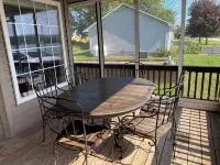 Sunrise Lake House, Comfort-Hot Tub-Beach!