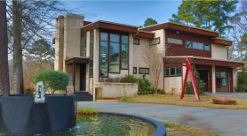 2 Kings | Chapel | Jet Tub | Elevator | DT 12 mins