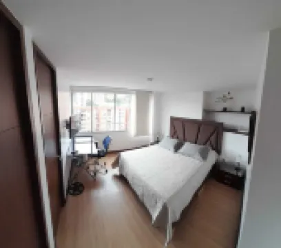 Delightful, Luxurious & Spacious 3-bedroom 2-bath Apartment