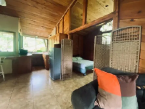 One Bedroom Cabin On Two Hundred Acres in costa rica 帕拉伊索酒店