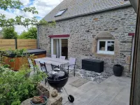 Au Mont De La Rive #Jacuzzi & Mont-Saint-Michel # Hotel di Pontorson