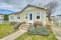 Cozy Villas Cottage w/ Deck, 1/2 Block to Beach! - 3 étoiles