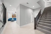 Ideal modern style home 4bd/3ba